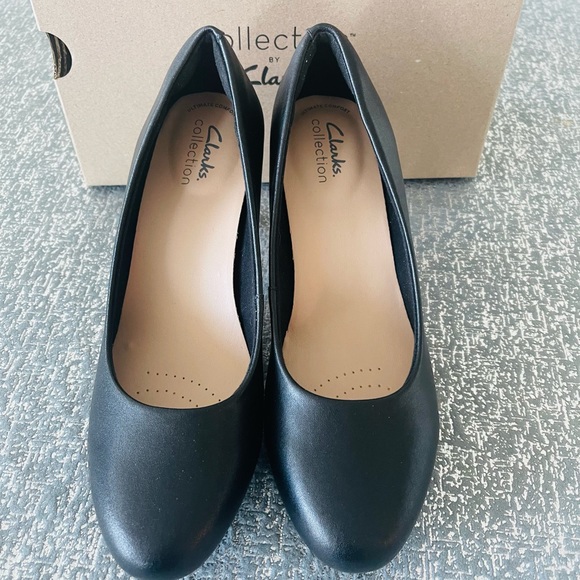 Clark’s Ambyr Pumps - Picture 3 of 7